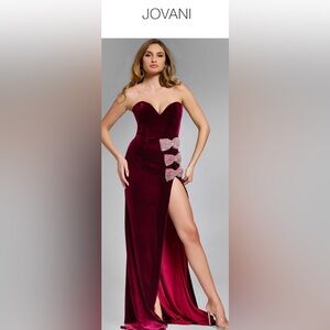 Elegant Burgundy Strapless Dress with Embellished Bows